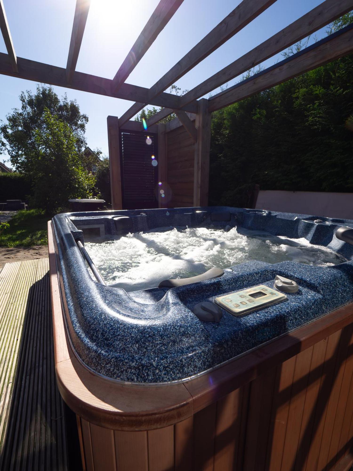 Luxurious Family Villa With Swimmingpool Big Garden And Jacuzzi Zeewolde Buitenkant foto